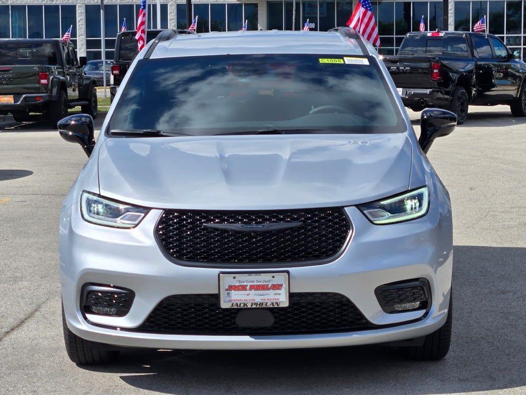 new 2026 Chrysler Pacifica car, priced at $42,980
