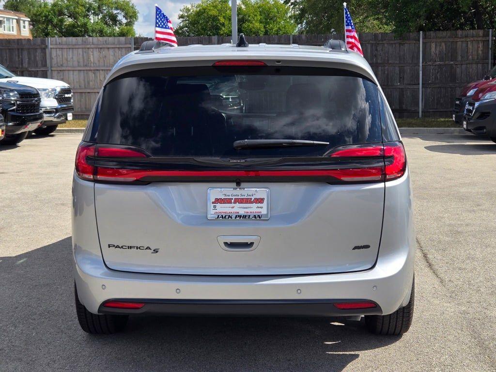 new 2026 Chrysler Pacifica car, priced at $42,980