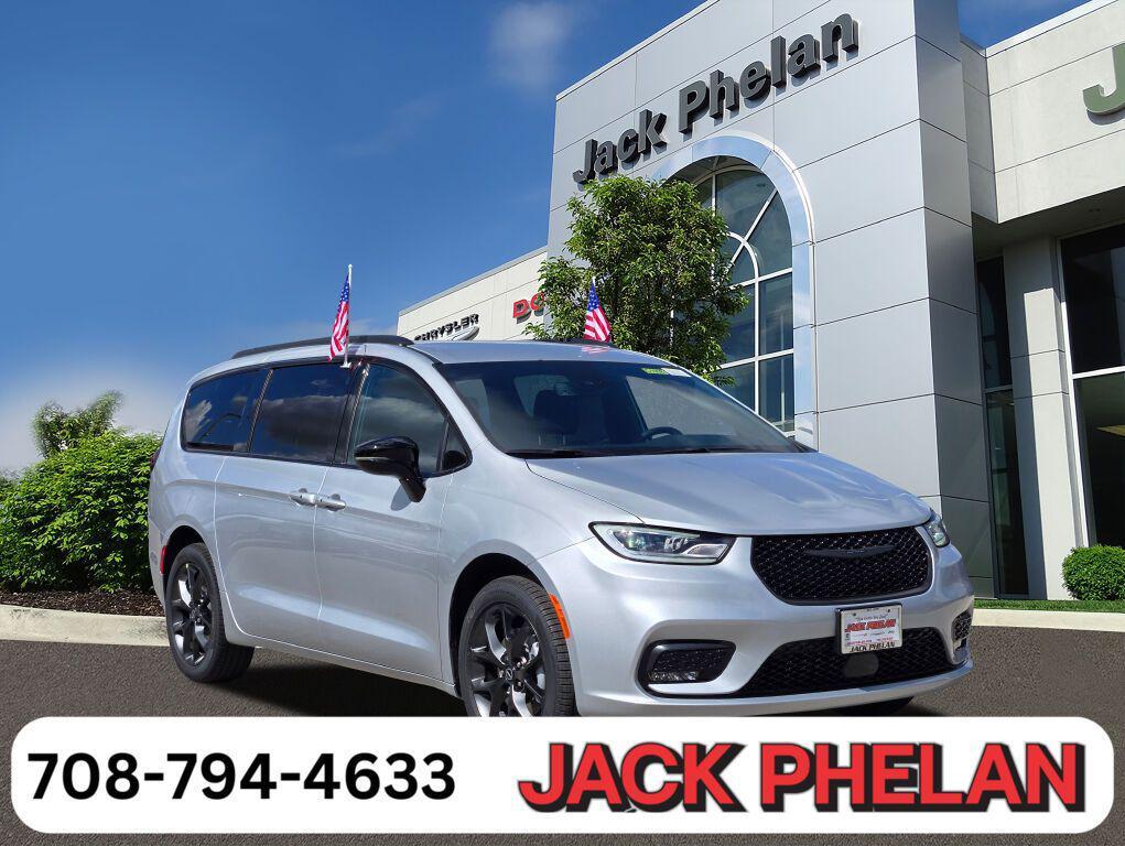 new 2026 Chrysler Pacifica car, priced at $42,980