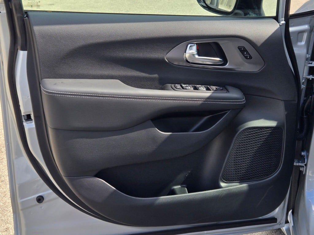 new 2026 Chrysler Pacifica car, priced at $42,980