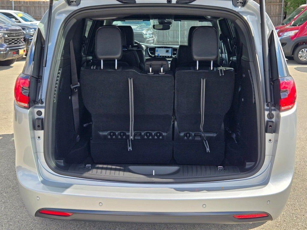 new 2026 Chrysler Pacifica car, priced at $42,980