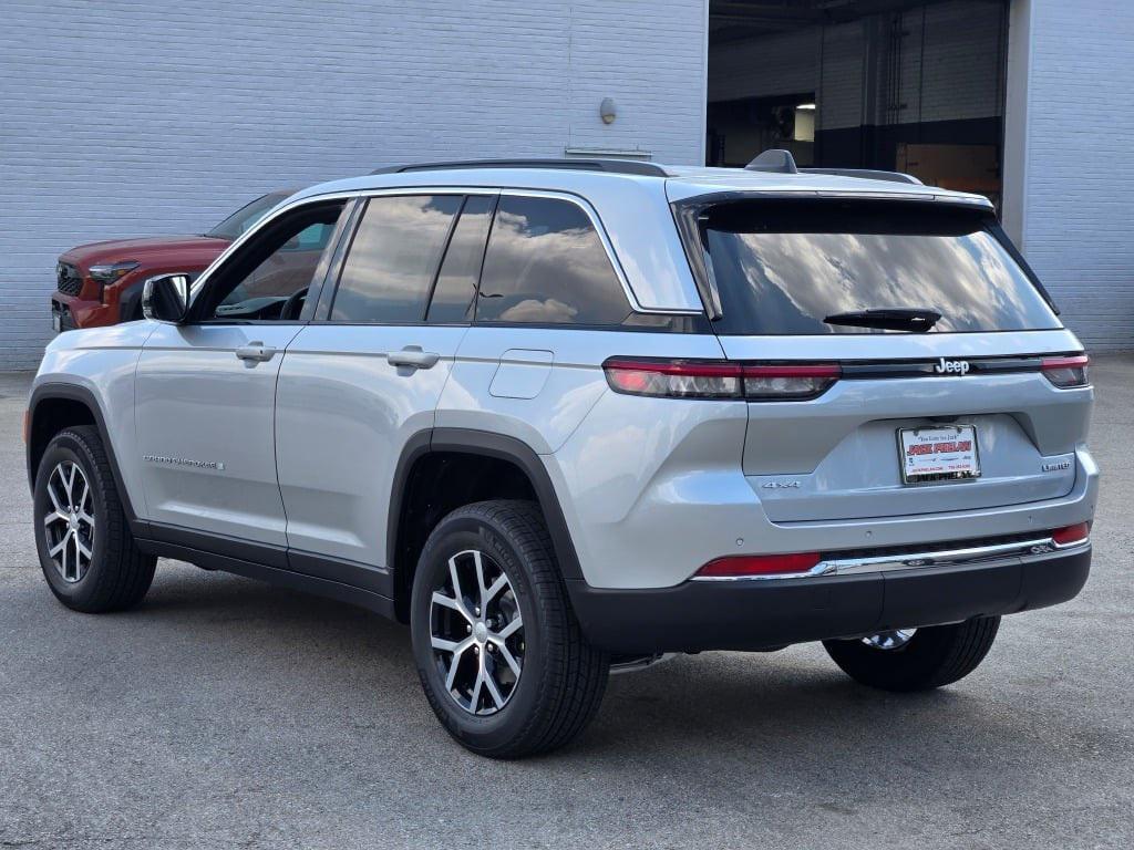 new 2025 Jeep Grand Cherokee car, priced at $42,000
