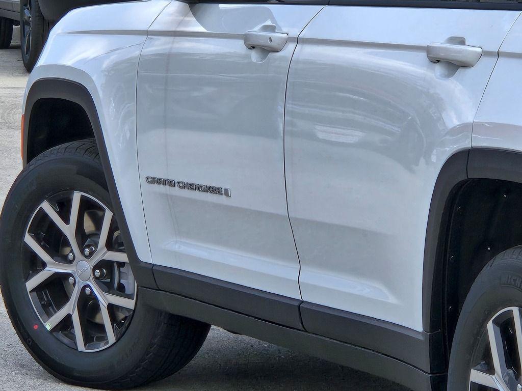 new 2025 Jeep Grand Cherokee L car, priced at $45,625
