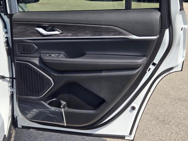 new 2025 Jeep Grand Cherokee L car, priced at $46,717