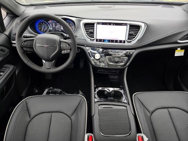 new 2025 Chrysler Pacifica car, priced at $54,469