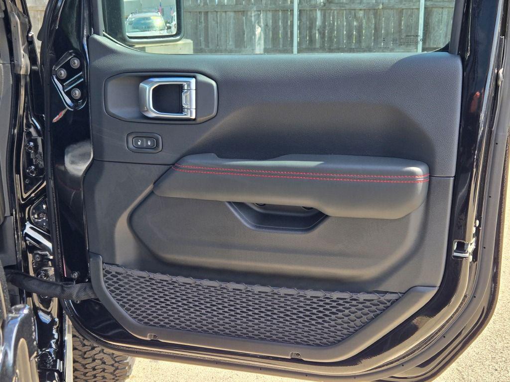 new 2025 Jeep Wrangler car, priced at $59,622