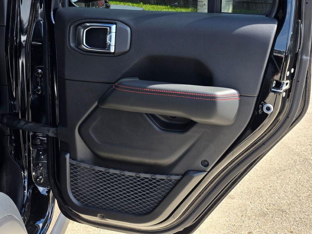 new 2025 Jeep Wrangler car, priced at $59,622