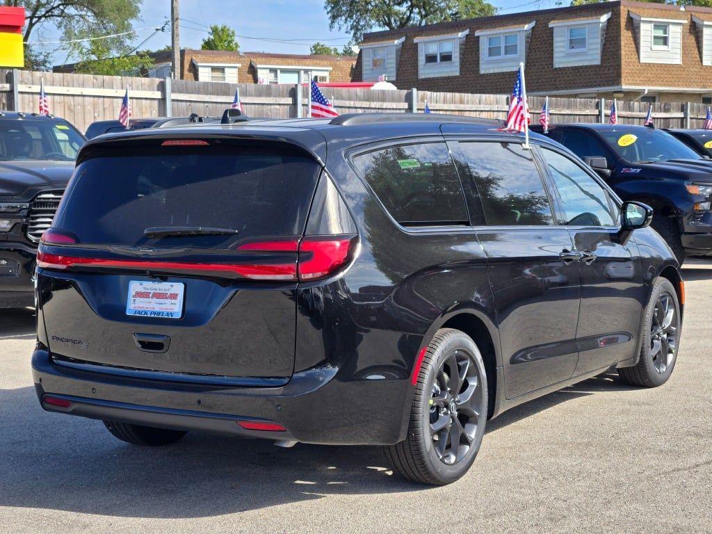 new 2026 Chrysler Pacifica car, priced at $46,001