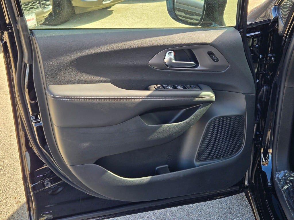new 2026 Chrysler Pacifica car, priced at $46,001