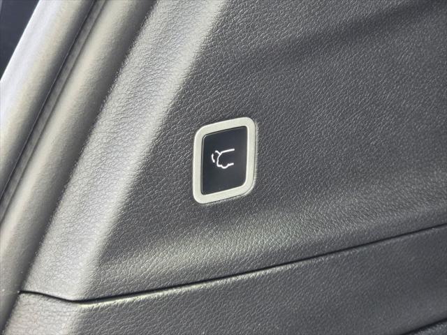 new 2025 Chrysler Pacifica car, priced at $46,248