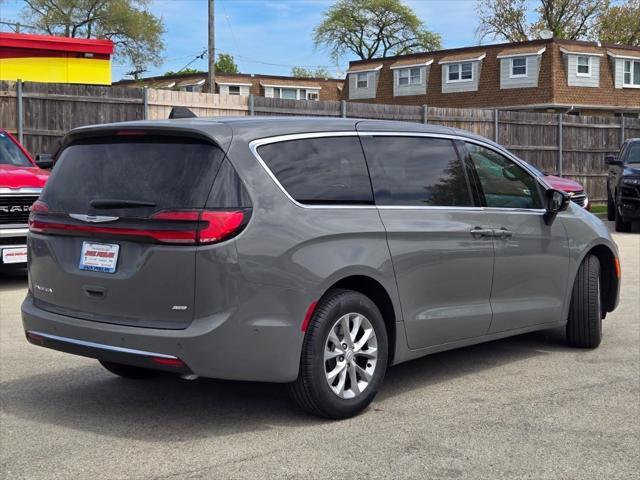 new 2025 Chrysler Pacifica car, priced at $46,248