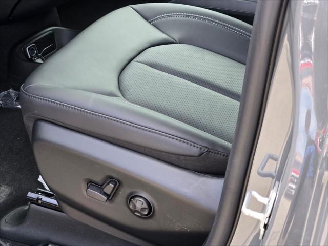new 2025 Chrysler Pacifica car, priced at $46,248