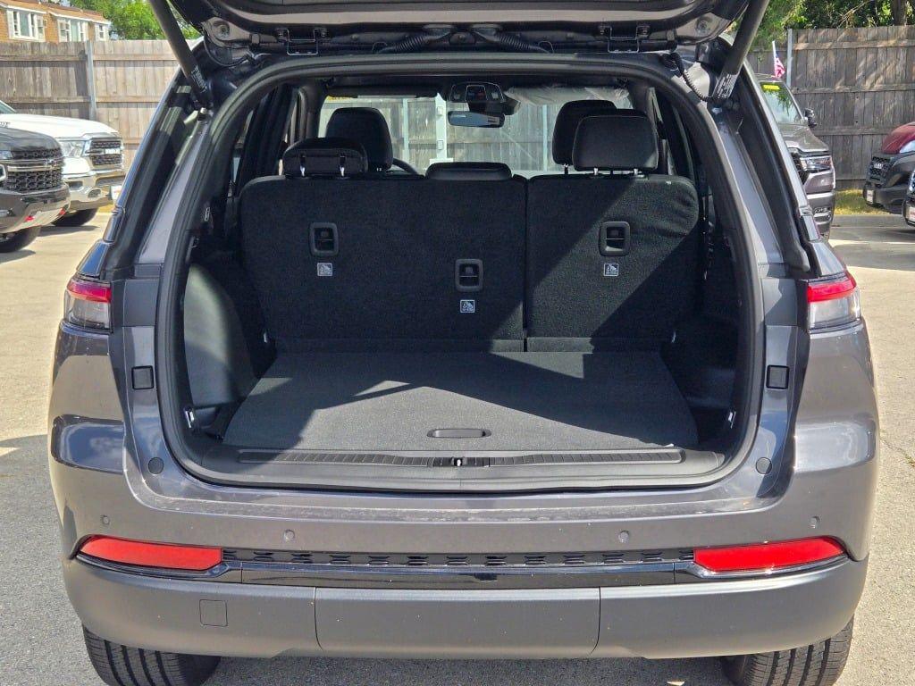 new 2025 Jeep Grand Cherokee car, priced at $39,846