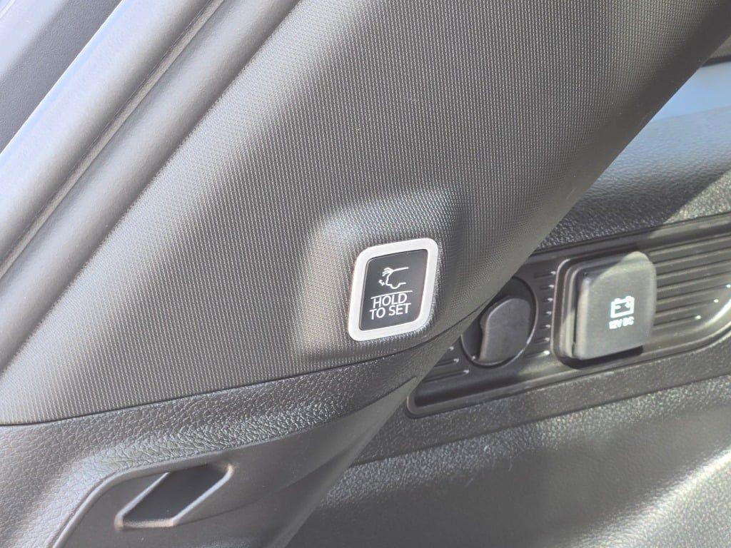new 2025 Jeep Grand Cherokee car, priced at $39,846