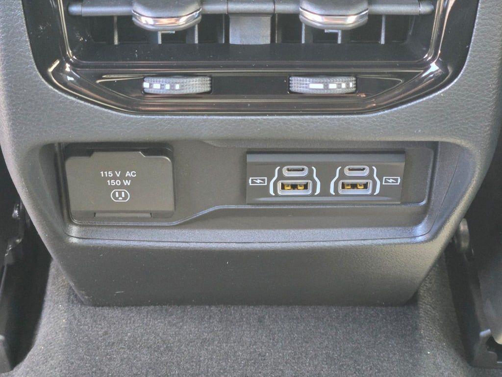 new 2025 Jeep Grand Cherokee car, priced at $39,846