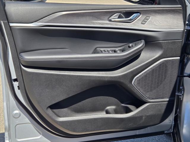 new 2025 Jeep Grand Cherokee car, priced at $51,071