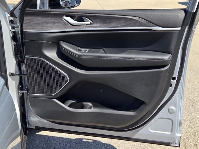 new 2025 Jeep Grand Cherokee car, priced at $51,071