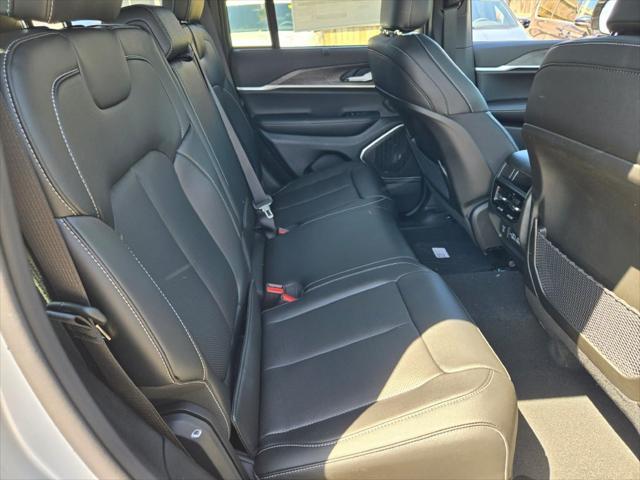 new 2025 Jeep Grand Cherokee car, priced at $51,071