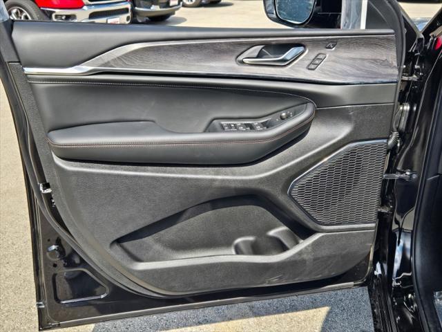 new 2025 Jeep Grand Cherokee L car, priced at $61,012