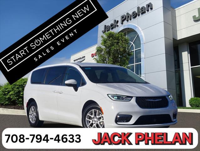 used 2023 Chrysler Pacifica car, priced at $25,959