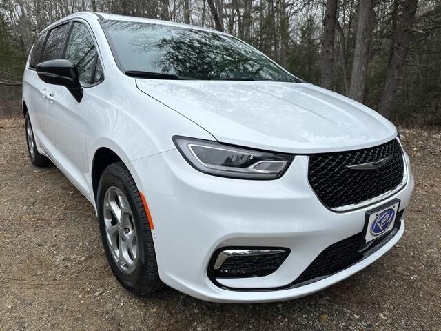 new 2024 Chrysler Pacifica car, priced at $49,786