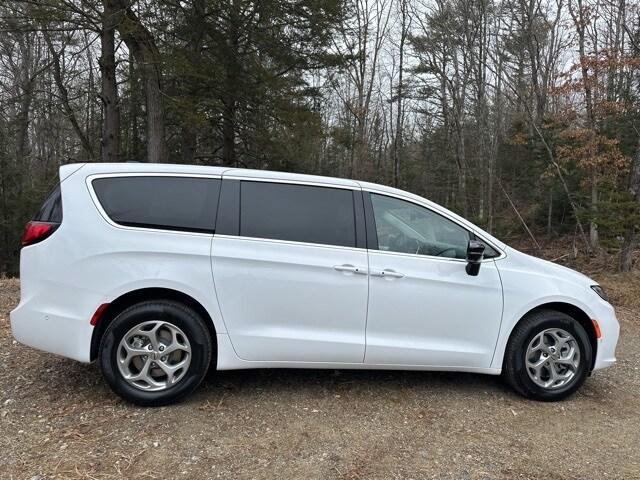 new 2024 Chrysler Pacifica car, priced at $53,309