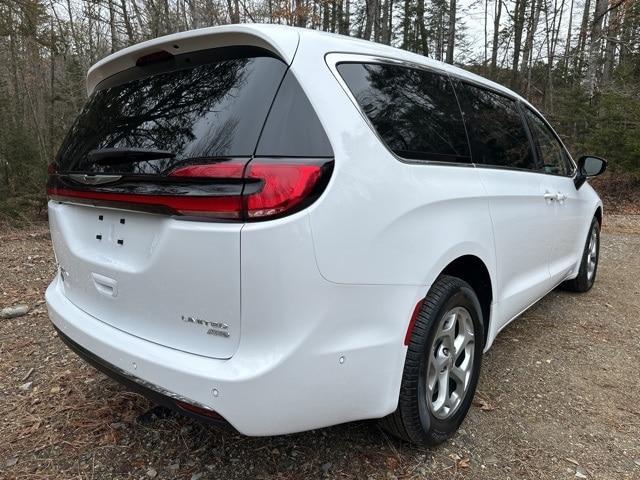 new 2024 Chrysler Pacifica car, priced at $49,786