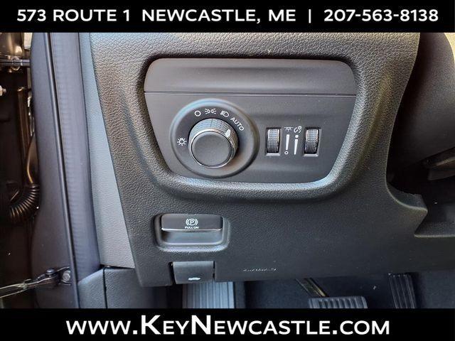 new 2025 Jeep Grand Cherokee car, priced at $42,125