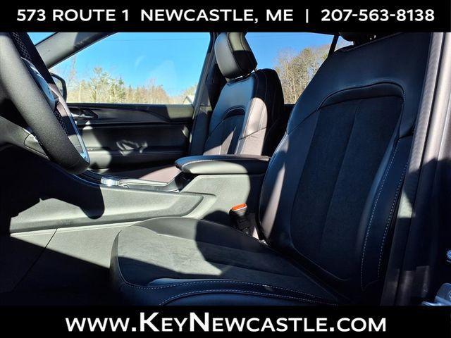 new 2025 Jeep Grand Cherokee car, priced at $42,125