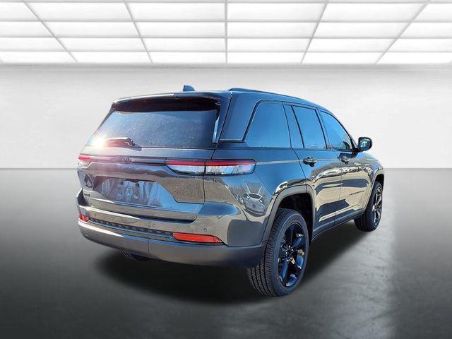 new 2025 Jeep Grand Cherokee car, priced at $42,125