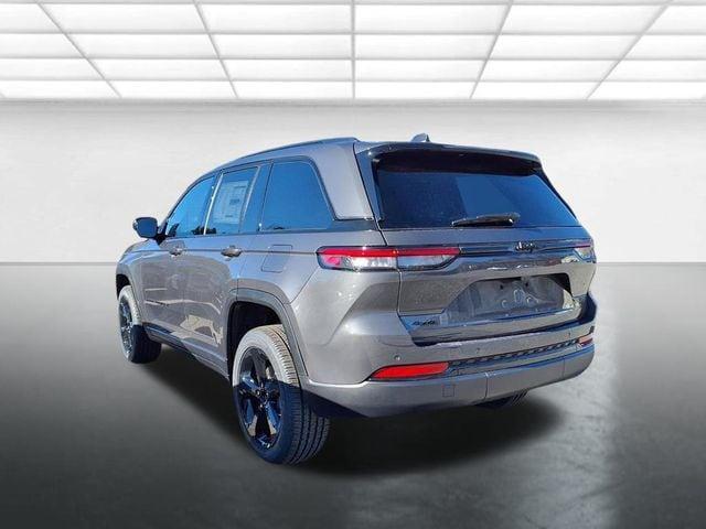 new 2025 Jeep Grand Cherokee car, priced at $42,125
