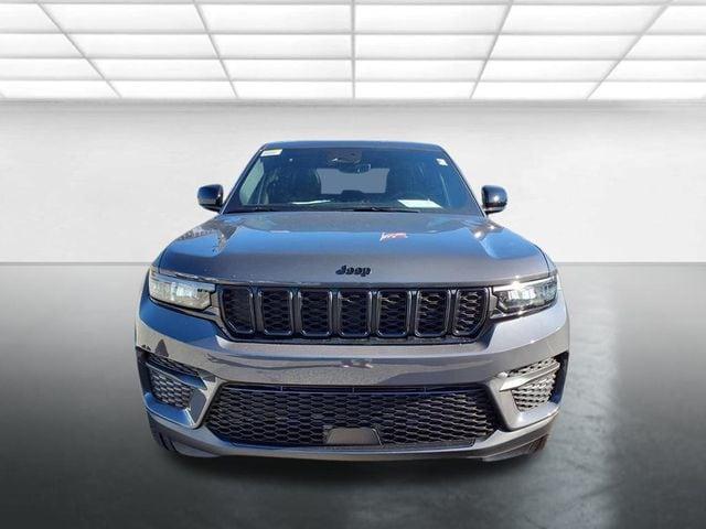 new 2025 Jeep Grand Cherokee car, priced at $42,125