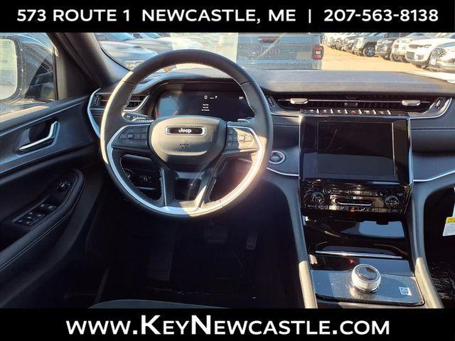 new 2025 Jeep Grand Cherokee car, priced at $42,125