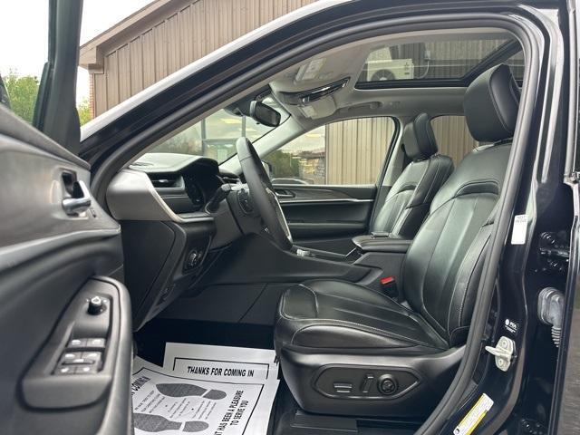 used 2024 Jeep Grand Cherokee car, priced at $32,495