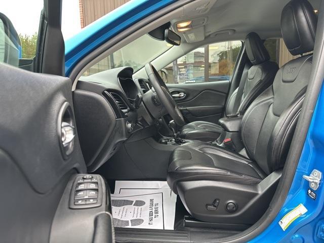 used 2023 Jeep Cherokee car, priced at $21,995