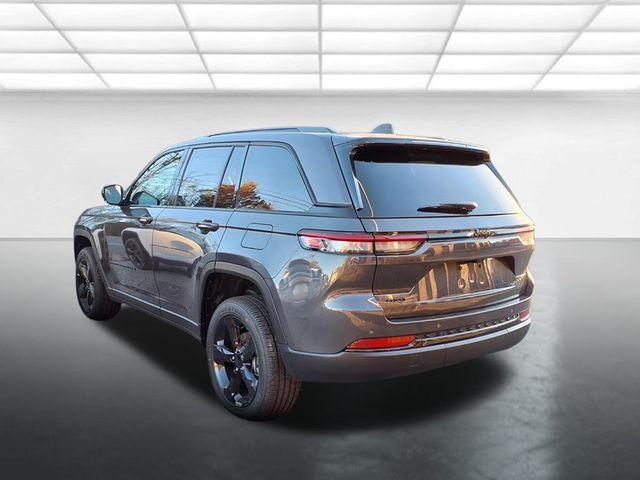 new 2025 Jeep Grand Cherokee car, priced at $42,125