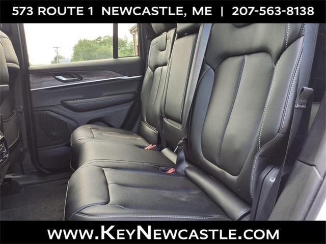 new 2025 Jeep Grand Cherokee car, priced at $45,526
