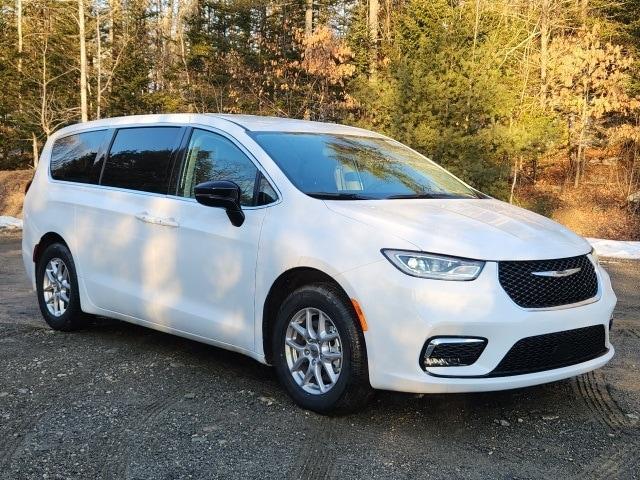 new 2024 Chrysler Pacifica car, priced at $40,797