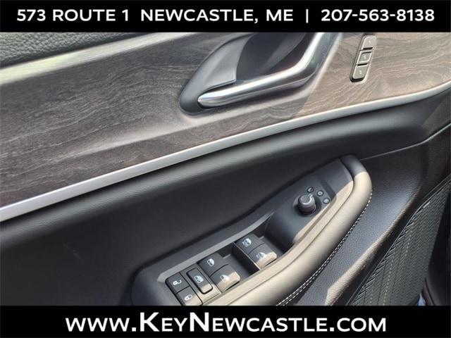 new 2025 Jeep Grand Cherokee car, priced at $46,121