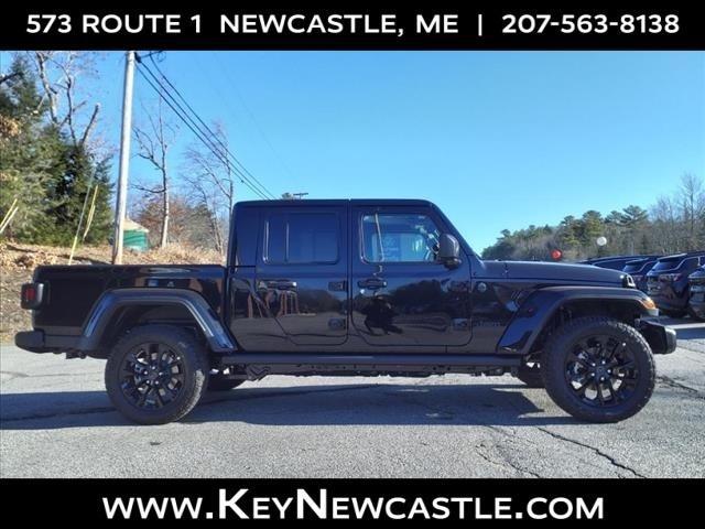 new 2025 Jeep Gladiator car, priced at $44,680