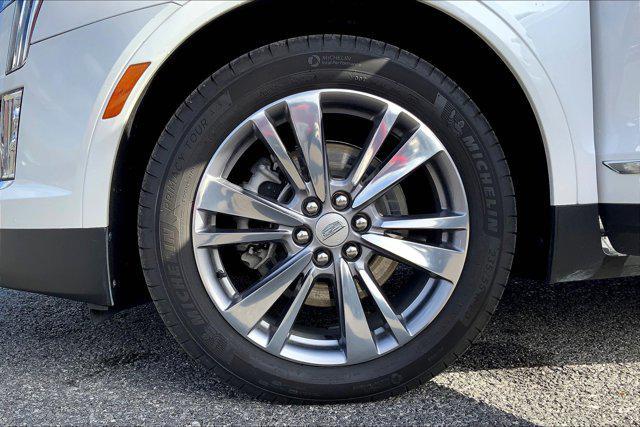 used 2025 Cadillac XT5 car, priced at $45,920