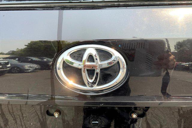 used 2020 Toyota Highlander car, priced at $25,500