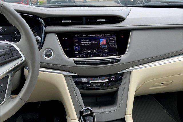used 2022 Cadillac XT5 car, priced at $31,500
