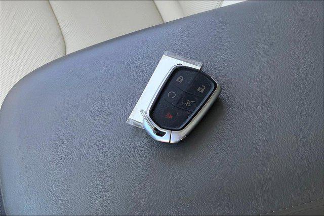 used 2022 Cadillac XT5 car, priced at $33,500