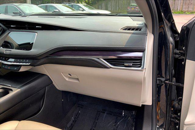 used 2023 Cadillac XT4 car, priced at $29,900