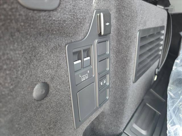 new 2026 Land Rover Discovery car, priced at $77,041