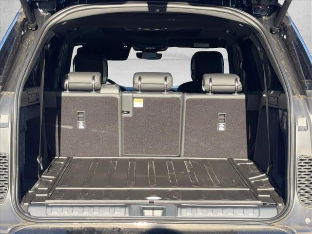 new 2025 Land Rover Discovery car, priced at $71,003