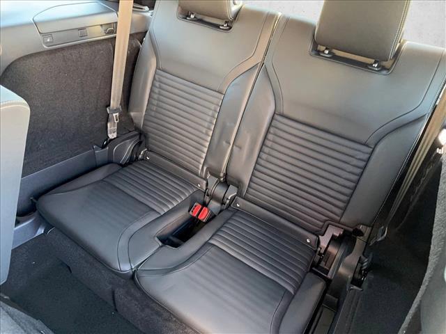 new 2025 Land Rover Discovery car, priced at $71,003