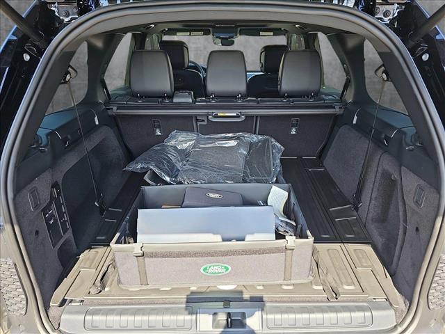 new 2025 Land Rover Discovery car, priced at $71,778