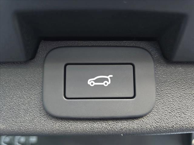 new 2026 Land Rover Discovery car, priced at $77,641